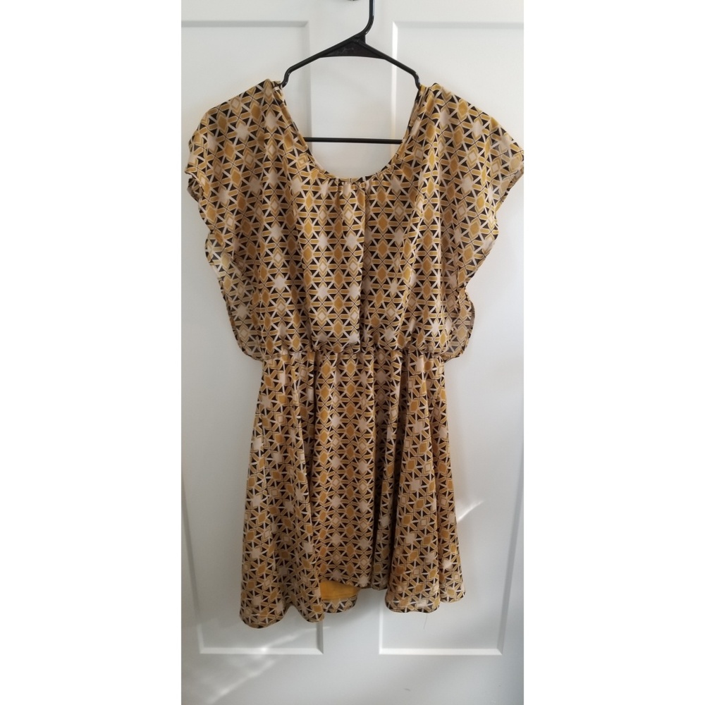 Geo print flowy dress.